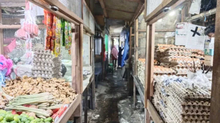 Pedagang Pasar Gusher Keluhkan Sepinya Pembeli, Pendapatan Turun hingga 50 Persen