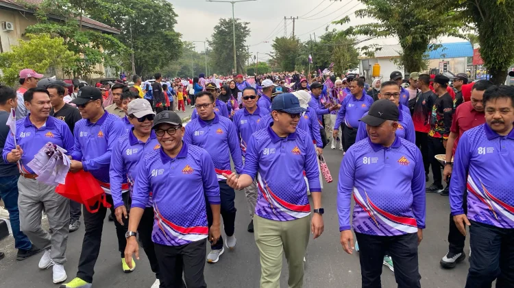 9.935 Peserta Ramaikan Jalan Sehat Beregu HUT ke-81 RI dan HUT HIKMA Ke-89 tahun 2026