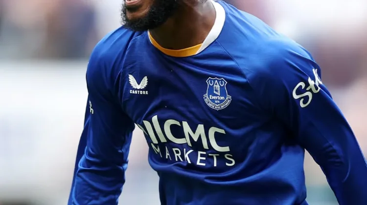 Everton Tahan Manchester United 2-2 lewat Gol Dramatis Maitland-Niles