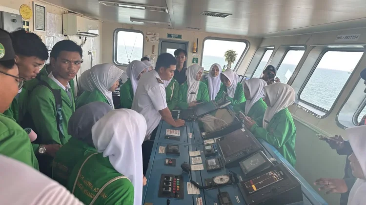 MA As’Adiyah Sebatik Belajar Keselamatan dan Navigasi Kapal