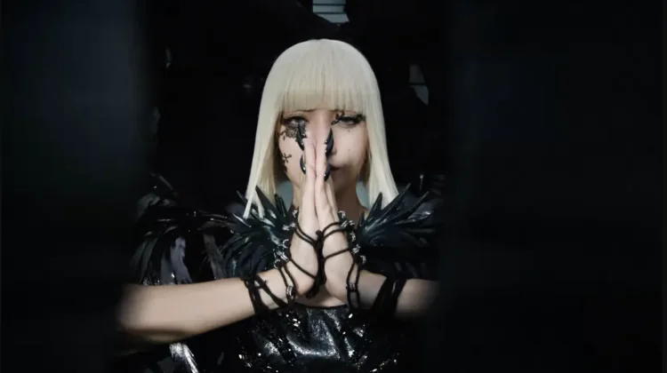 Lisa Blackpink Rilis Single Hip-hop Terbaru "SaWaDiKa"