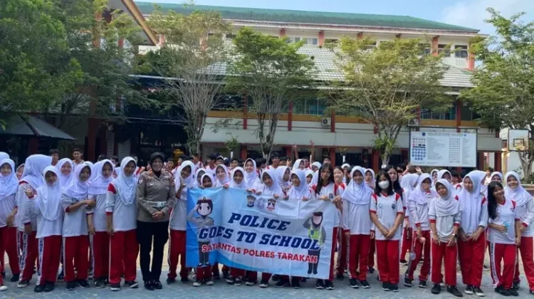Police Goes to School Tanamkan Pelajar Tertib Berlalu-lintas