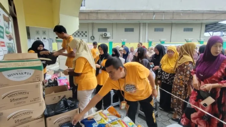 Warga Karang Anyar Pantai Serbu GPM