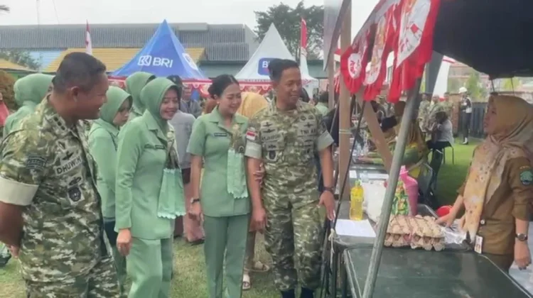 Bazar TNI HUT ke-81 Sasar Warga Kurang Mampu, Harga Kebutuhan Pokok di Bawah Pasar