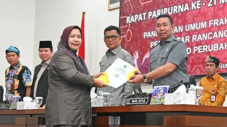 Enam Fraksi Sampaikan Pandangan Umum Raperda Perubahan APBD 2026