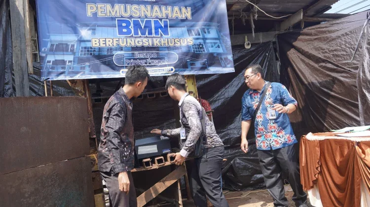 Peremajaan, Kantor Imigrasi Tarakan Musnahkan Tiga Printer Paspor