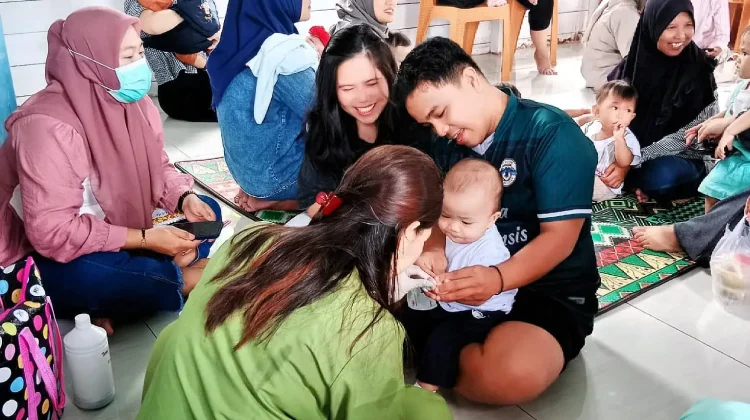 Skrinning HBsAg Posyandu Perkuat Kesehatan Bayi
