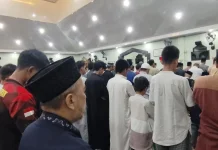 Warga Muhammadiyah Laksanakan Tarawih