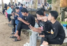Amal Beach Ramai Dikunjungi Wisatawan Lokal Berlibur Lebaran