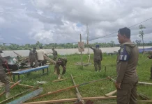 PKL dan Bangunan Liar di Tepian Sungai Kayan Ditertibkan