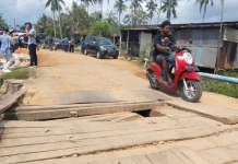 Warga Desak Jembatan RT 07 Pantai Amal Diperbaiki