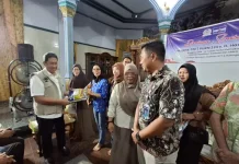 Hasan Saleh Bersama Bulog Salurkan Bantuan Beras untuk Warga Kaltara
