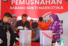 Tiga Tersangka Dibekuk, 20,71 Gram Sabu Dimusnahkan