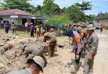 Satbrimob Gerak Cepat Tangani Longsor Tarakan Utara