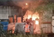 Gudang Tua Pelabuhan Malundung Tarakan Terbakar