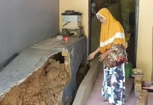 Longsor Siring Picu Banjir di Karang Harapan