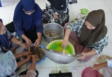 M4CR Dorong Perempuan Pesisir Kaltara Berdaya lewat Sekolah Lapang Livelihood