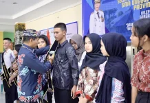 Gubernur Lepas Angkatan Pertama SMA Unggul Garuda