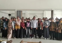 FEB UBT Gelar PKKMB 2026, 348 Mahasiswa Baru Diajak Aksi Tanam Pohon