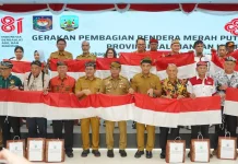 Ribuan Bendera Bentuk Semangat Kebangsaan di Batas Negeri