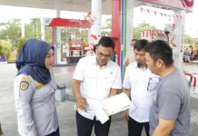 Dishub Tertibkan Antrean Kendaraan di SPBU Jalan Sengkawit