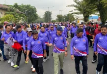 9.935 Peserta Ramaikan Jalan Sehat Beregu HUT ke-81 RI dan HUT HIKMA Ke-89 tahun 2026