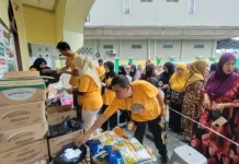 Warga Karang Anyar Pantai Serbu GPM