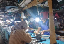 Harga Telur dan Ikan Layang di Pasar Gusher Tarakan Turun
