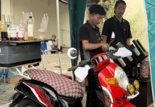 Menarik! Sruput Kopi Jualan Pakai Motor Kalcer