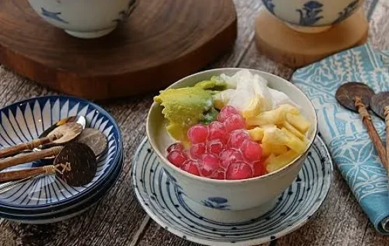 Segarnya Es Oyen Jadi Pilihan Tepat untuk Berbuka Puasa.