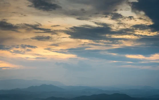 Alasan Anak Muda Suka Foto Langit