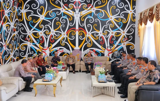 Kapolda Perkuat Sinergi dengan Lembaga Adat, Kamtibmas Jadi Tugas Bersama