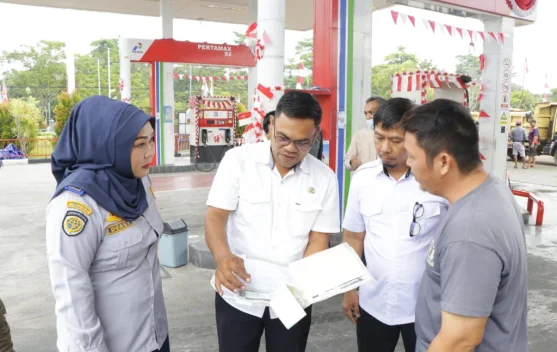 Dishub Tertibkan Antrean Kendaraan di SPBU Jalan Sengkawit