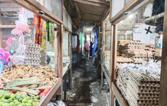 Pedagang Pasar Gusher Keluhkan Sepinya Pembeli, Pendapatan Turun hingga 50 Persen