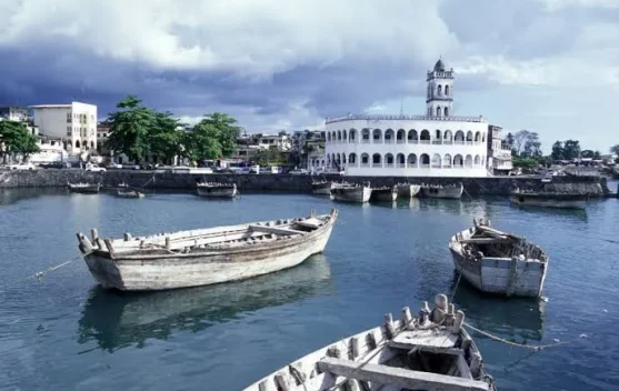 Comoros ; Kepulauan Kecil Berjuluk Kepulauan Parfum.