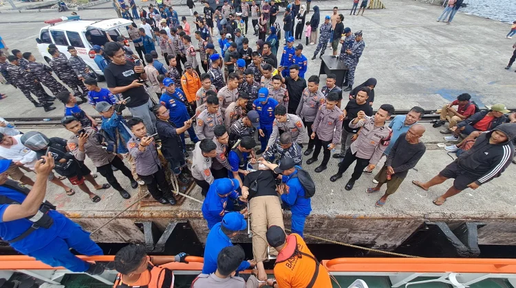 Kapal Karam, 246 Penumpang KM. Intim Teratai Dievakuasi Selamat