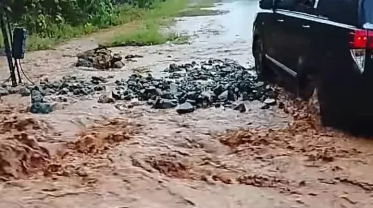 Pemda Haltim Desak PT Anglit Hentikan Aktivitas usai Banjir