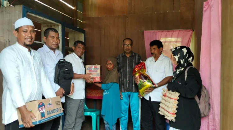 KUA Tidore Timur Salurkan Paket Sembako