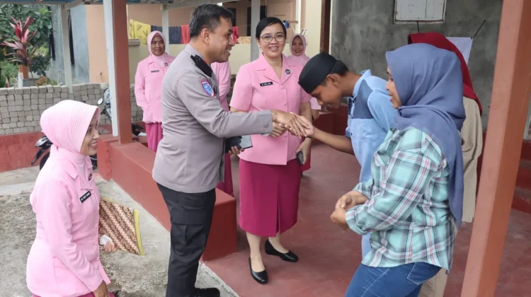 Kapolresta Tidore Bersama Bhayangkari Sambangi Warakawuri Polr