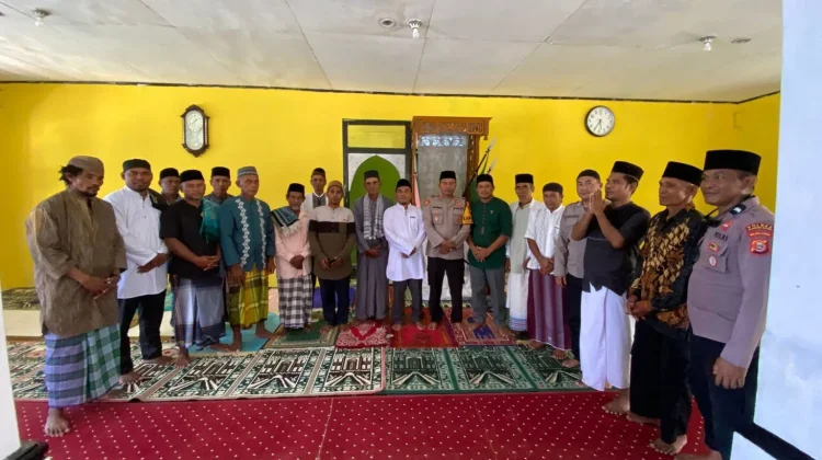 Hari Kesembilan Ramadhan, Kapolsek Bacan Barat Gelar Jumat Curhat di Wiring