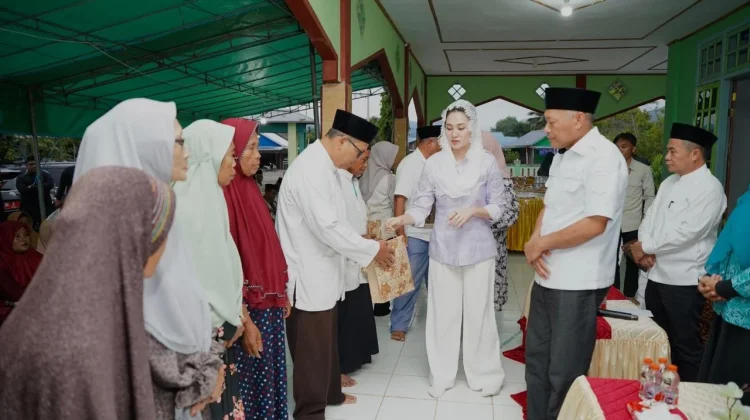 Suasana Hangat Buka Puasa Sherly-Sarbin Bersama Warga Haltim