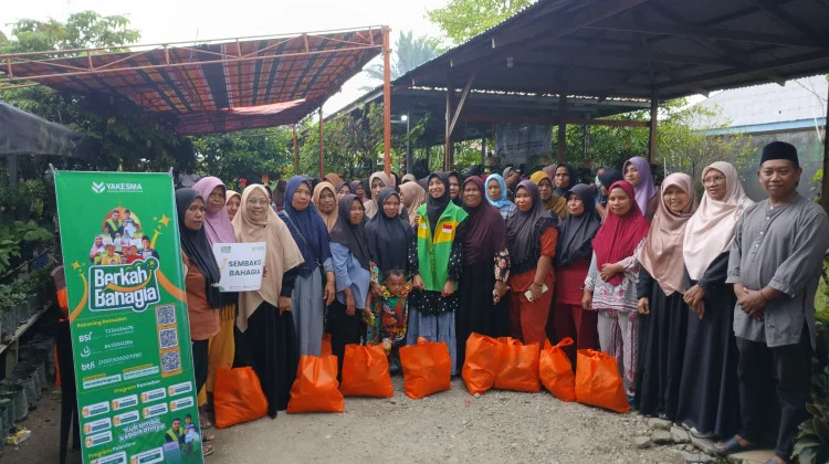 Yakesma Malut Salurkan Sembako di Halsel dan Ternate