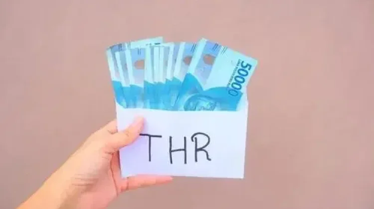 4 Cara Cerdas Mengatur Uang THR