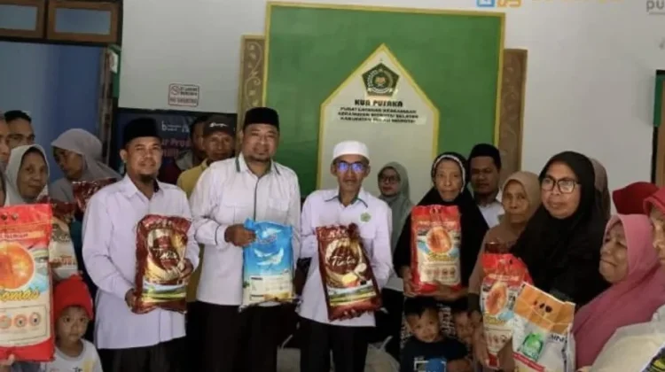 KUA Morotai Selatan Salurkan Bantuan Beras ke Masyarakat