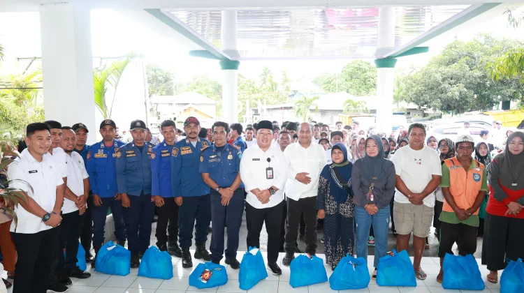 Korpri Ternate Salurkan Sembako untuk Petugas Kebersihan dan Damkar
