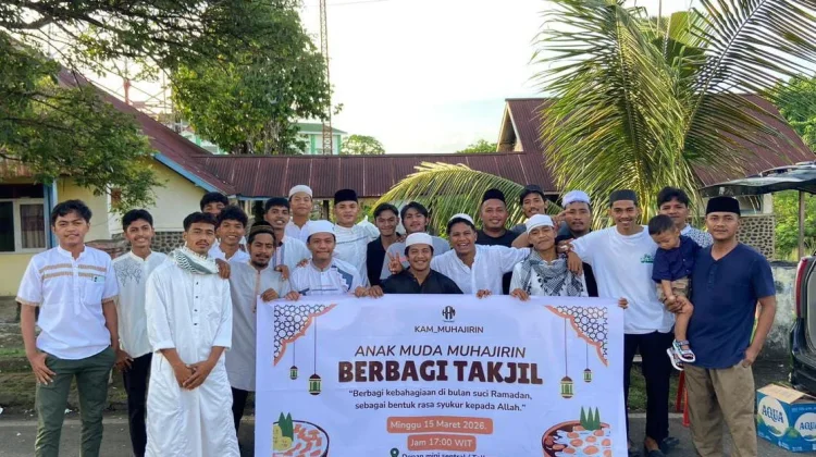 Berbagi Takjil Komunitas Anak Muda Desa Muhajirin