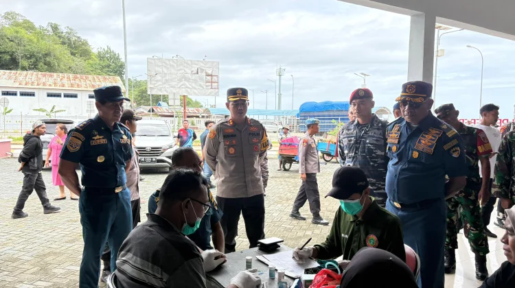 Kapolres Halmahera Timur Tinjau Kesiapan Pelabuhan Subaim jelang Idulfitri