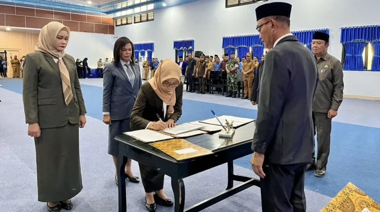 Empat Pejabat Esalon II Pemkab Halbar Resmi Dilantik