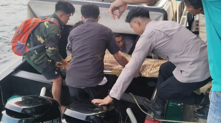 Pos Pelayanan Ops Ketupat Polres Ternate Bantu Proses Pengantaran Jenazah