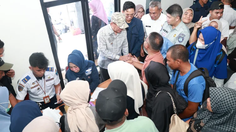 Wali Kota Ternate Resmi Lepas Mudik Gratis